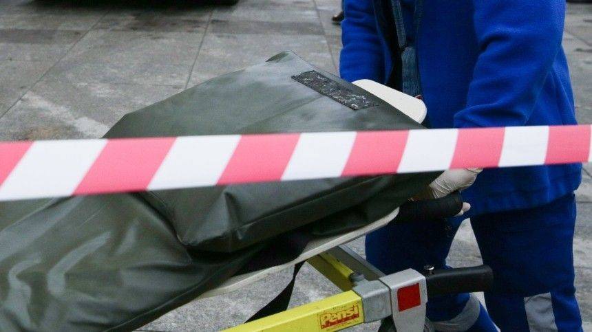 Один человек погиб в результате стрельбы в квартире в Москве