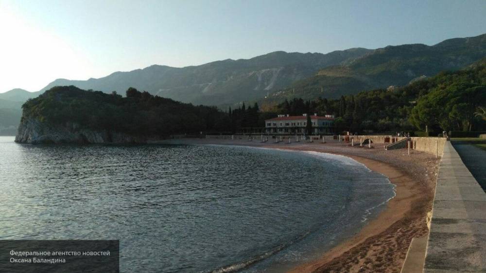 Туристов из России могут пустить в Черногорию в июне