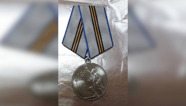 Пьяный житель Бурятии в День Победы отнял медаль у ветерана войны и ограбил его