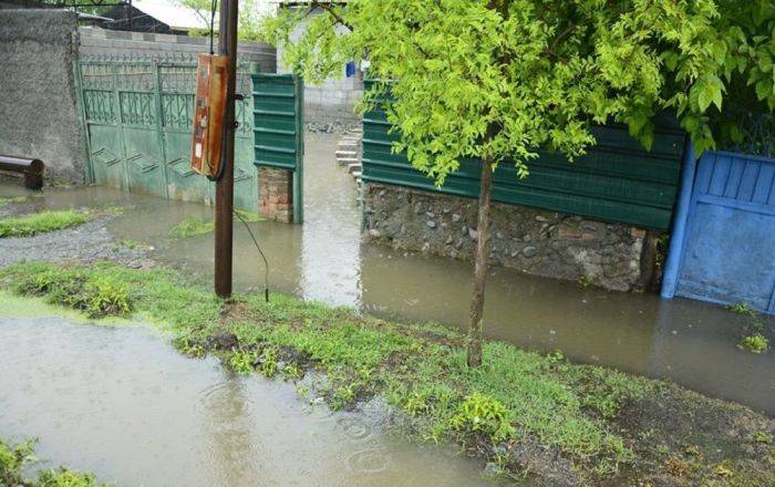 В Кахети из-за проливных дождей затопило жилые дома и пахотные земли