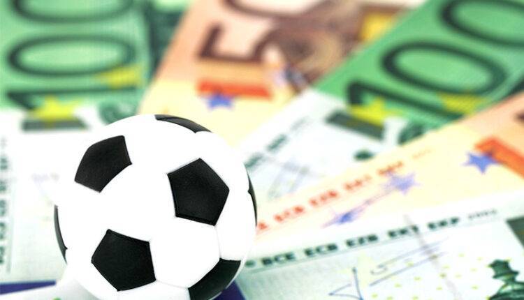 Итальянские журналисты утверждают, что шесть клубов серии А не платят зарплату футболистам