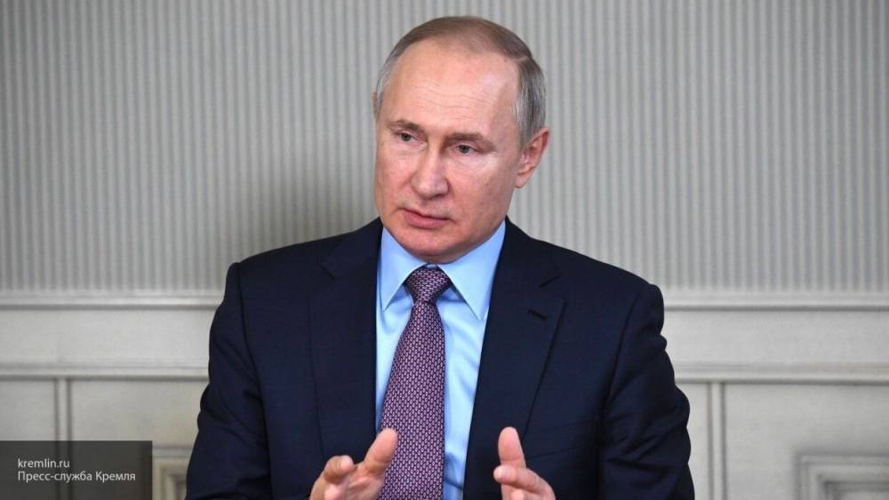 Путин 11 мая проведет совещание по ситуации с распространением COVID-19