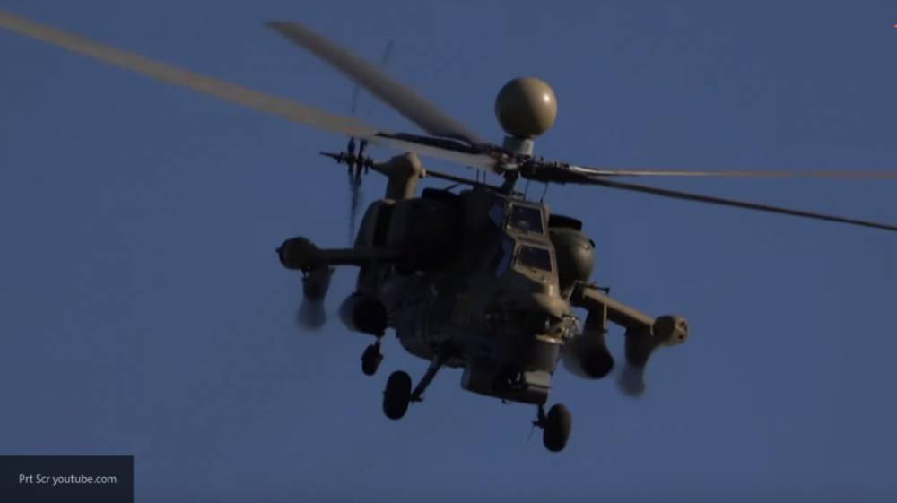 Вертолеты Ми-8 тушат возгорание на территории бывшего арсенала в Удмуртии