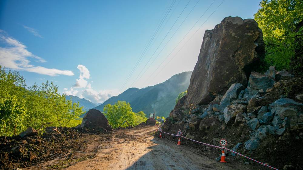 Движение на автомагистрали Батуми-Ахалцихе частично восстановлено