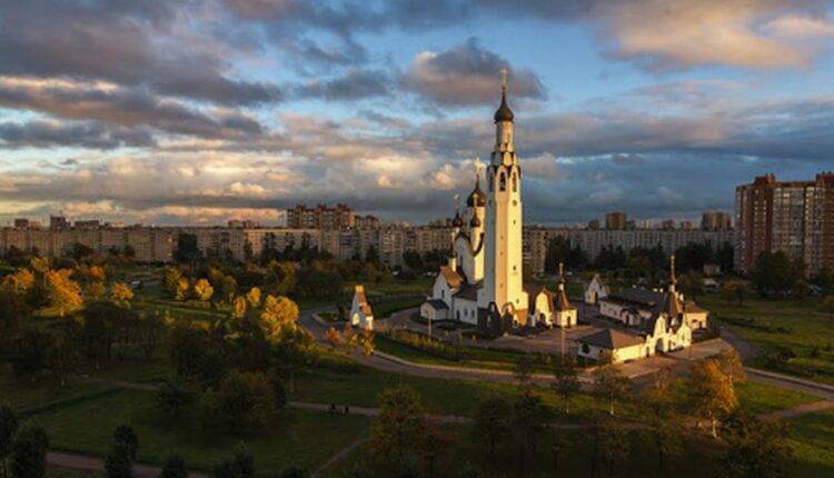 В Петербурге умер настоятель храма апостола Петра