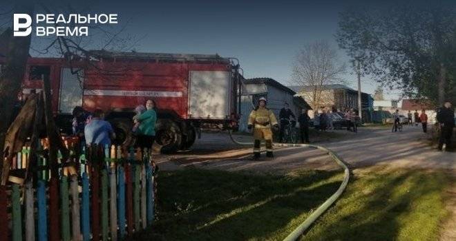 В Татарстане при пожаре в заброшенном доме найдено тело мужчины