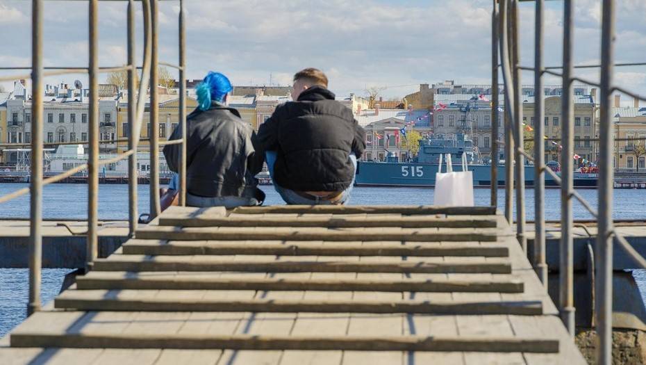 Петербург начал новую неделю с жёлтой зоны по индексу самоизоляции