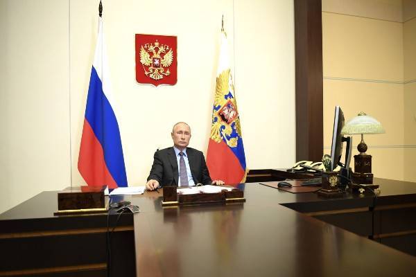 Путин поручил представить план по восстановлению экономики