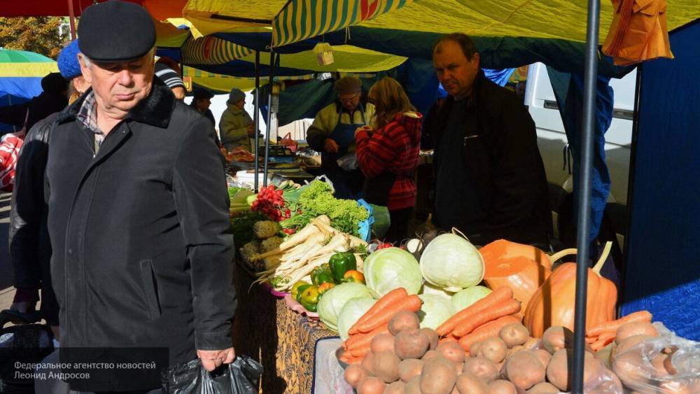Полиция задержала организатора скопления людей на Сенном рынке в Петербурге