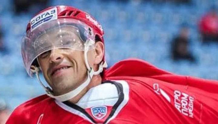 Павел Дацюк продолжит играть в хоккей, подписав новый контракт с "Автомобилистом"