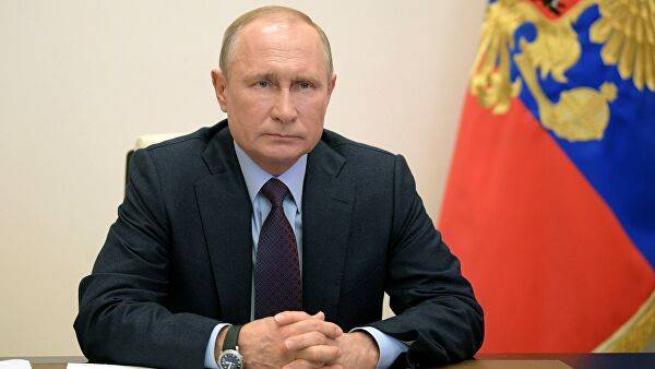 Путин поручил ускорить выплаты социально-ориентированным НКО