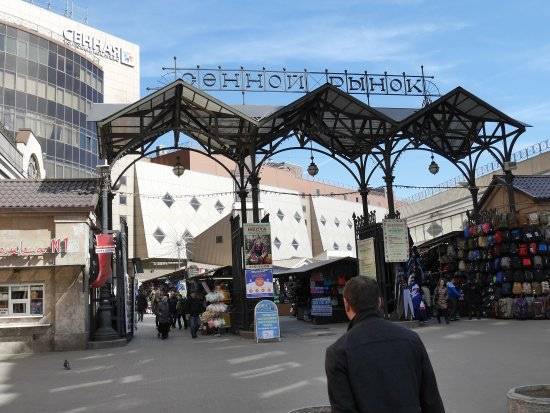 В Петербурге закрыли Сенной рынок из-за акции с бесплатной раздачей еды