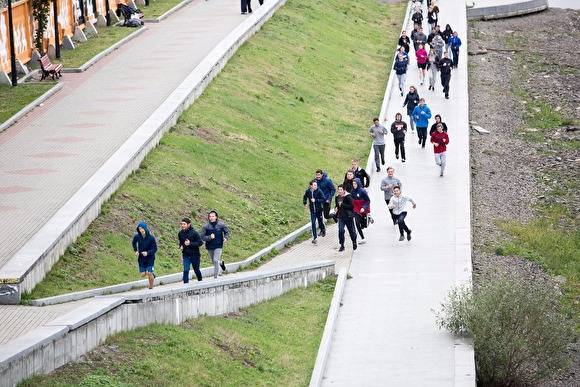 СМИ: власти Москвы могут разрешить спортивные пробежки и открыть часть парков