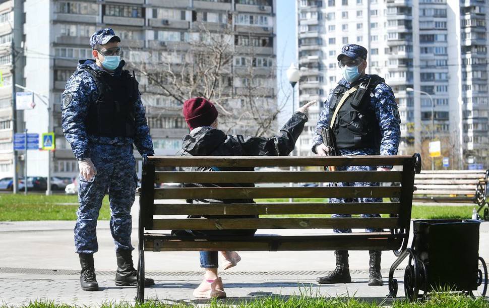 МВД: "Россияне демонстративно нарушают режим самоизоляции"