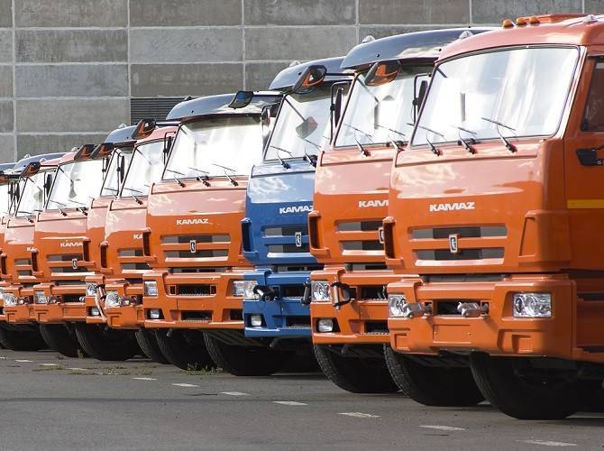Рынок новых грузовых автомобилей в апреле сократился на треть