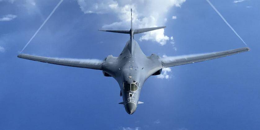 Американский аналог Ту-160 пролетел у западных границ России
