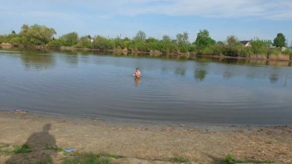 Жители Кургана, несмотря на самоизоляцию из-за COVID-19, уже открыли купальный сезон