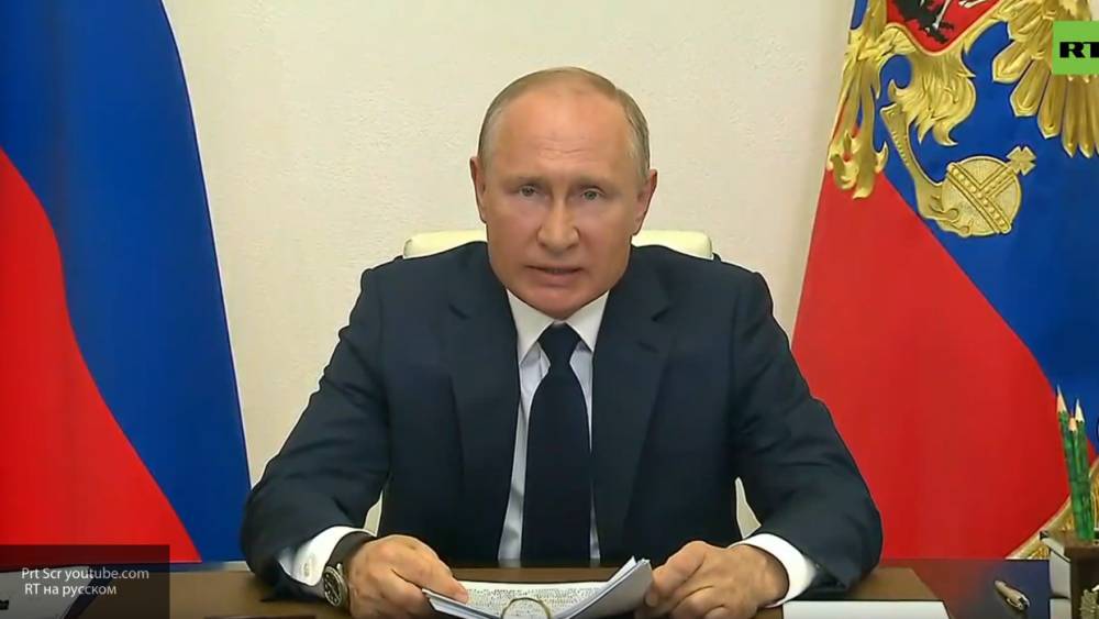 Путин заявил, что принимать решение о снятии ограничений по COVID-19 будут медики