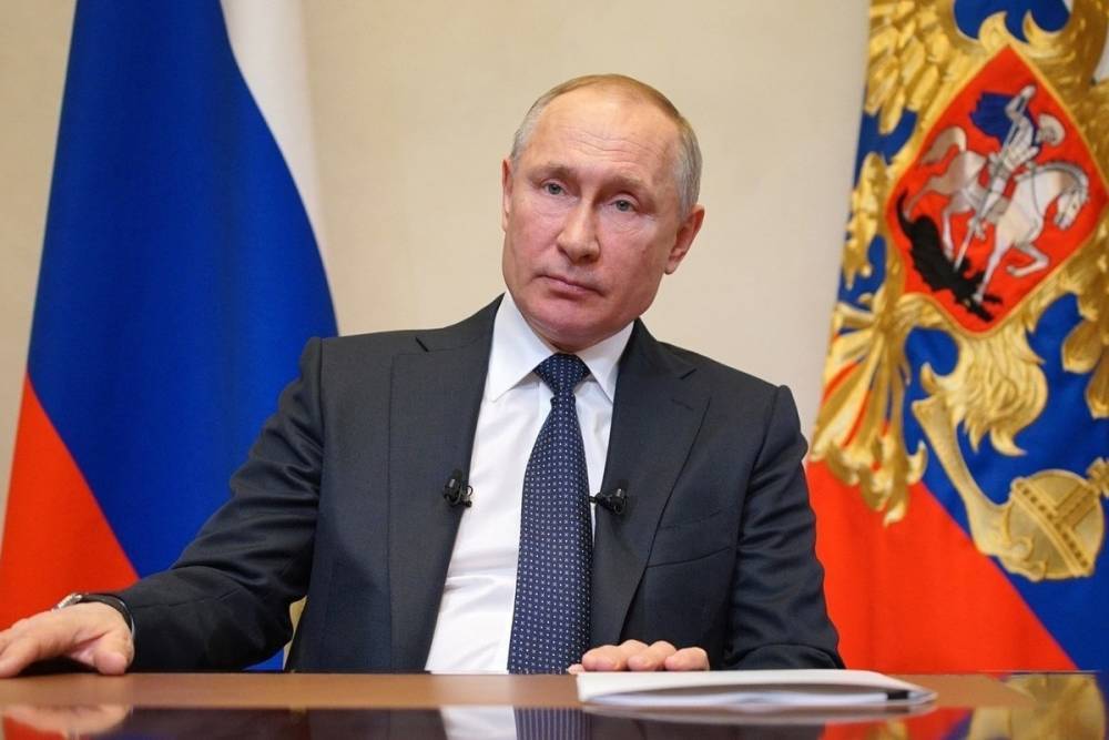 Путин: для пожилых россиян ограничительные меры сохраняются