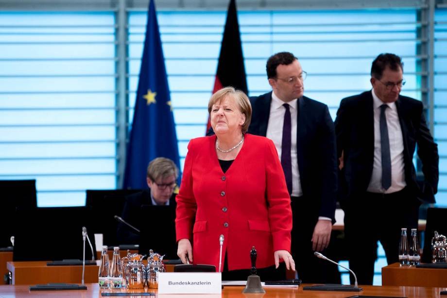 Меркель сравнили с Гитлером: «Эта женщина – мечта фюрера»