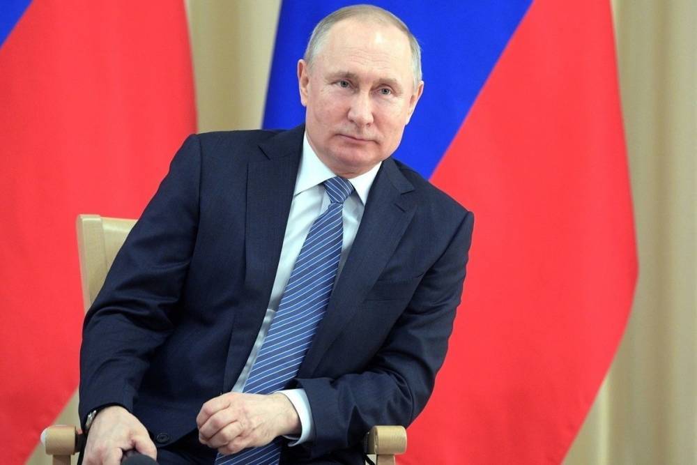 Путин назвал категории работников, которым будет выплачена надбавка