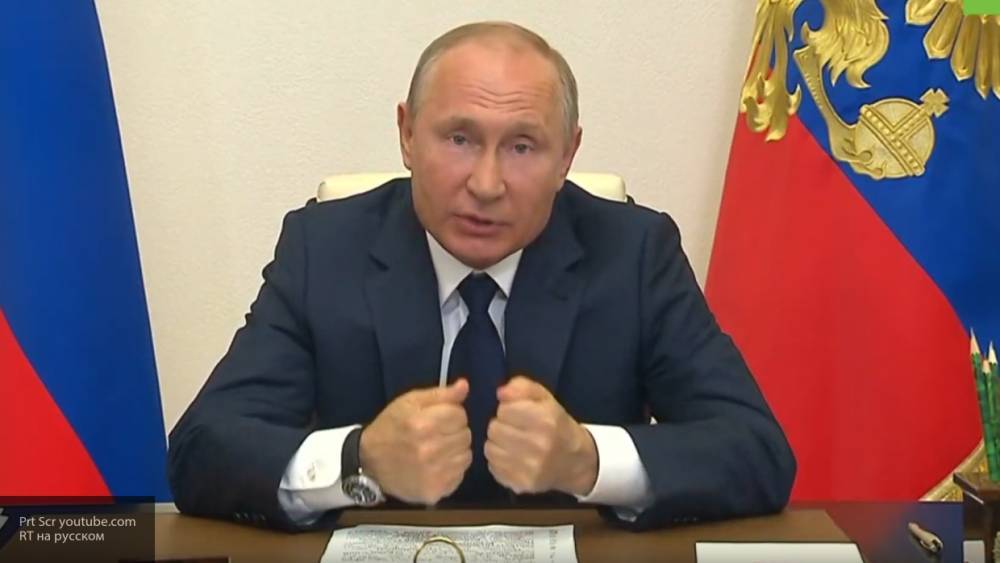 Путин поручил удвоить минимальный размер пособия по уходу за ребенком