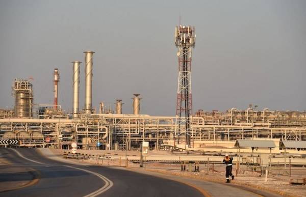 Саудовская Аравия дополнительно сократит объём нефтедобычи
