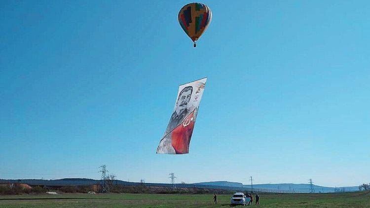 Угроза новой депортации: Чубаров о портрете Сталина в небе над Крымом