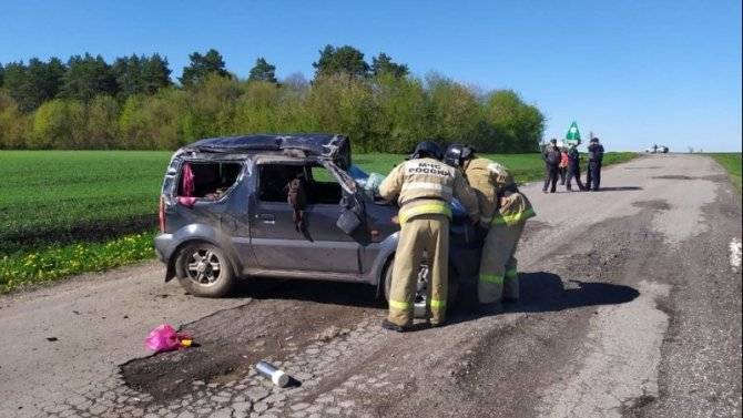 В Орловской области при опрокидывании машины погиб человек