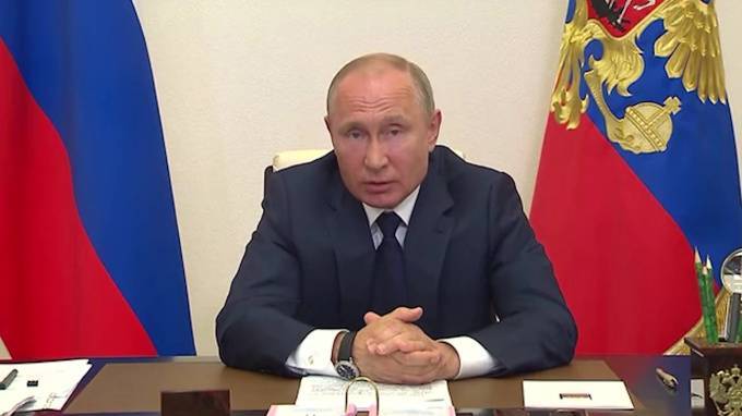 Малому бизнесу спишут налоговые взносы за второй квартал года — Путин
