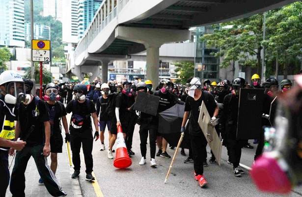 СМИ: полиция Гонконга задержала около 200 участников протестов