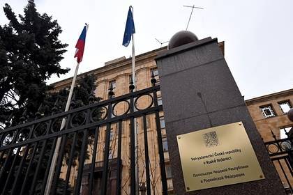 Посольство России в Чехии сообщило об угрозах дипломату