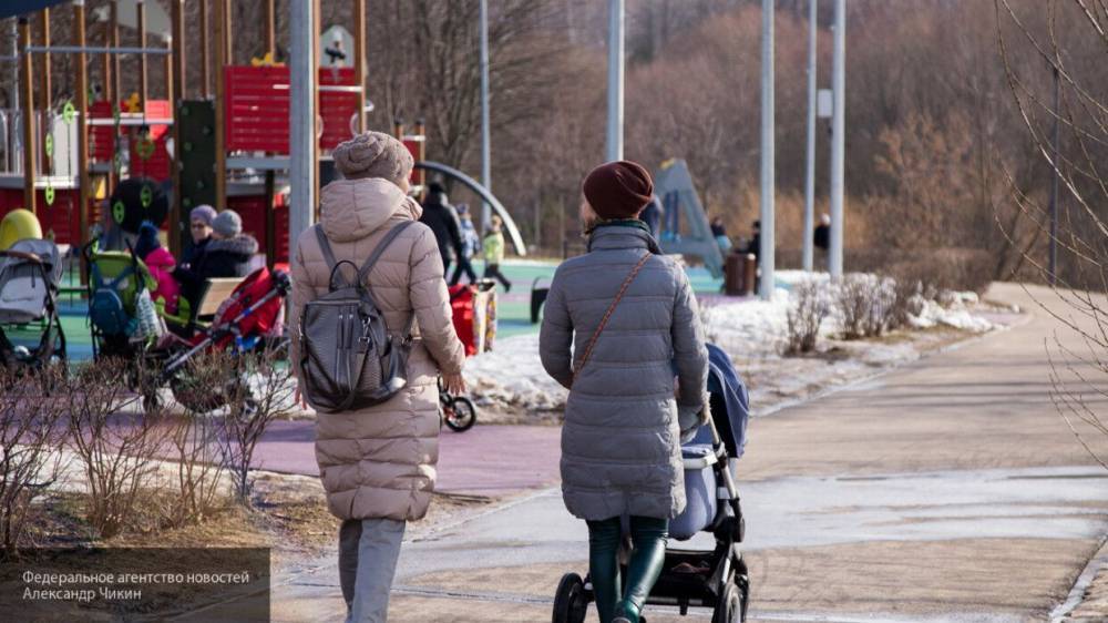 Российские власти утвердили единоразовые выплаты семьям с детьми