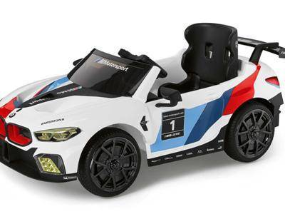 BMW выпустила детскую версию гоночного болида M8 GTE