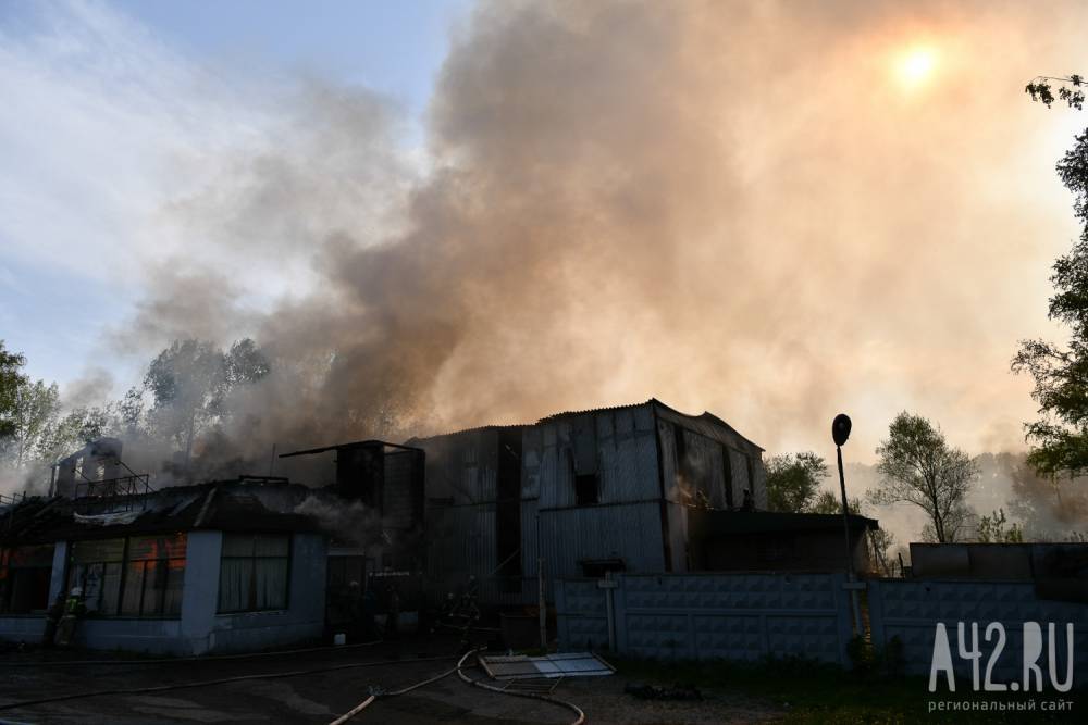 Названа предварительная причина крупного пожара на Тухачевского в Кемерове