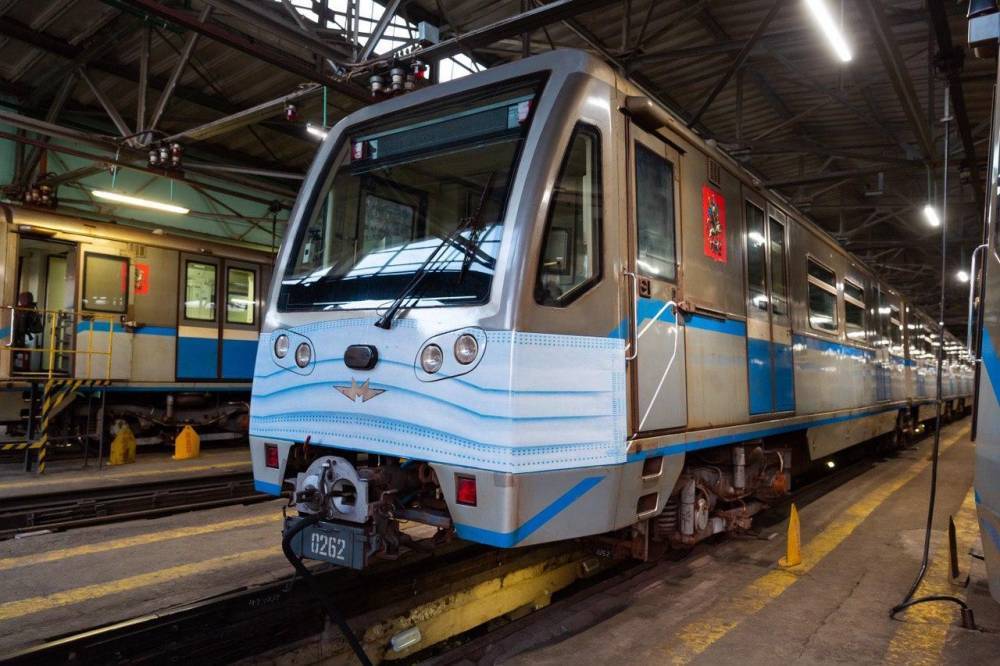 Поезд в «маске» появился на кольцевой линии столичного метро