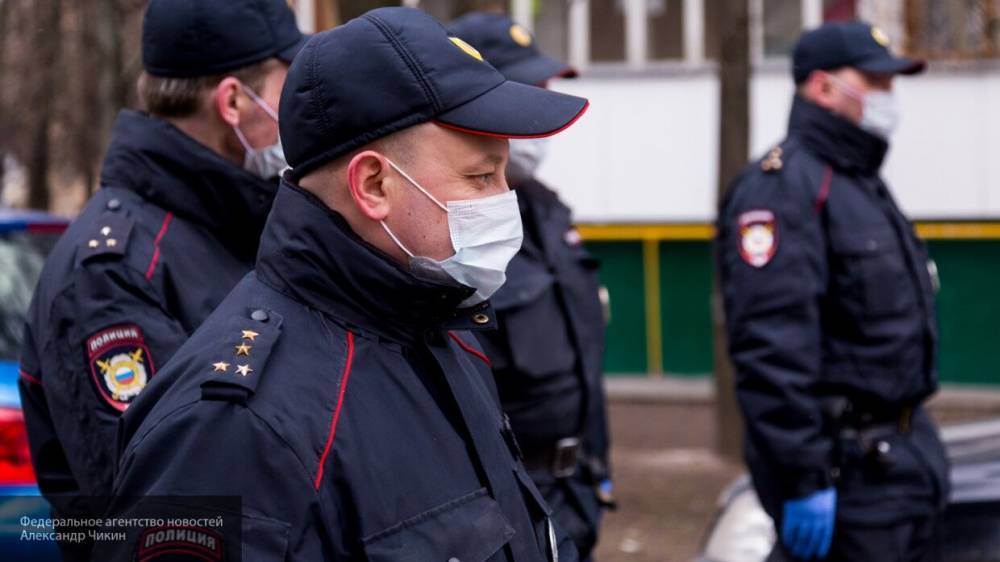 Пьяный нарушитель самоизоляции напал на полицейского в Екатеринбурге