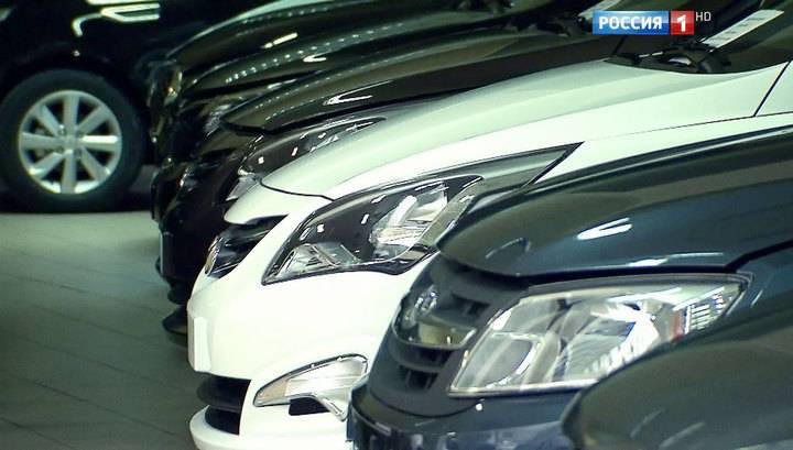 Продажи новых автомобилей в России в апреле рухнули