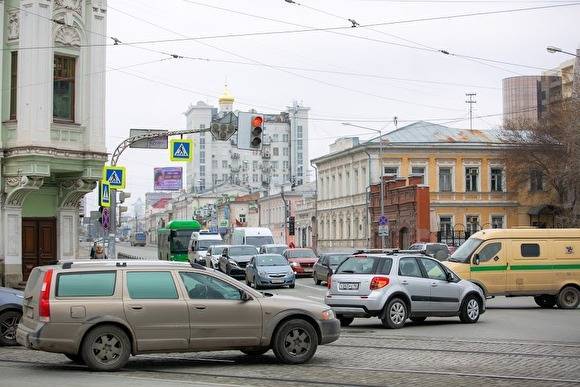 В первый рабочий день дорожный траффик в Екатеринбурге вырос на 15%