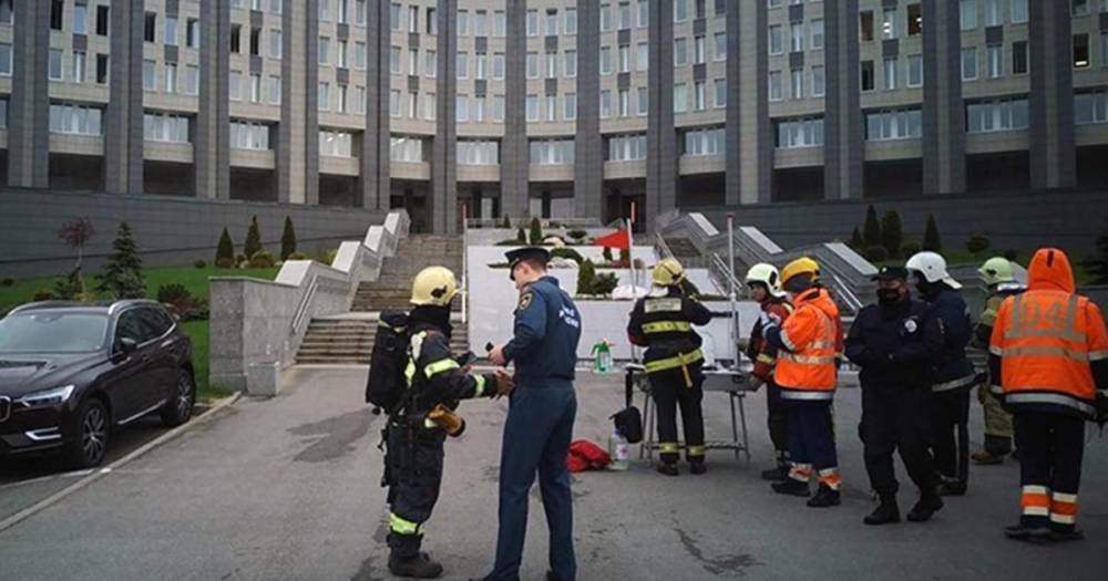 Сгореть на ИВЛ: что известно о пожаре в COVID-больнице в Петербурге