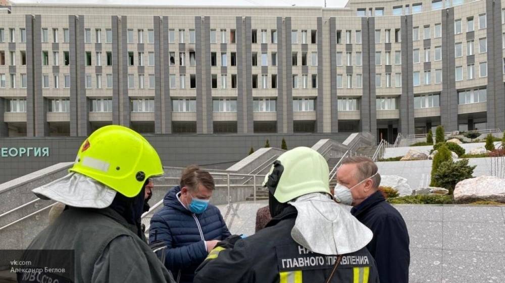 Власти Петербурга окажут помощь семьям погибших при пожаре в больнице Святого Георгия