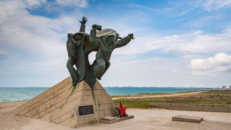 В Крыму больше 110 мемориалов ВОВ спасли от незаконной застройки
