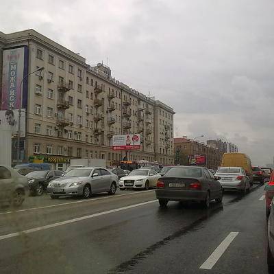 Число машин на дорогах Москвы выросло почти на 200 тысяч