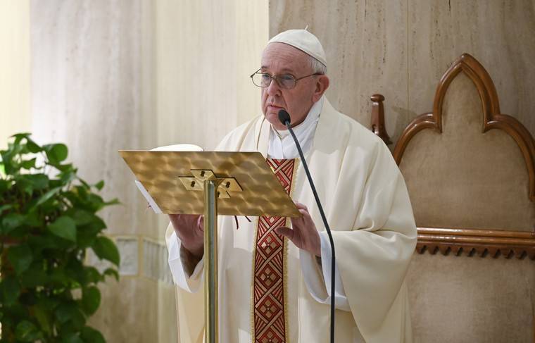 Папа римский поблагодарил медсестёр за службу и героизм