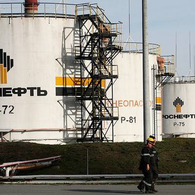Путин обсудил ситуацию в нефтегазовой отрасли с главой "Роснефти" Игорем Сечиным