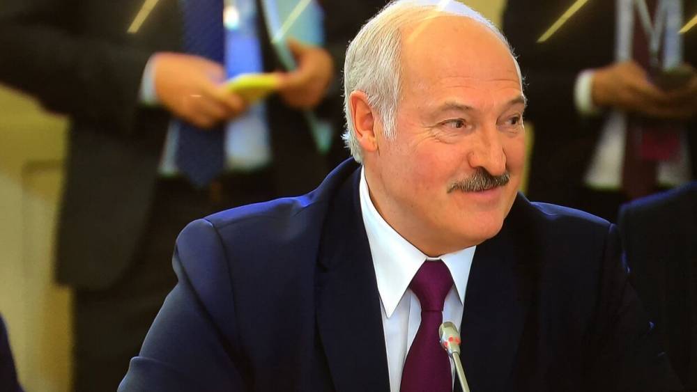 Лукашенко заявил, что Запад перенял опыт Белоруссии в борьбе с коронавирусом