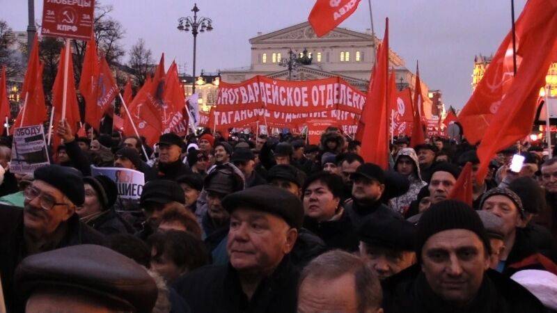 Зюганов теряет контроль над КПРФ: митинги проходят за его спиной