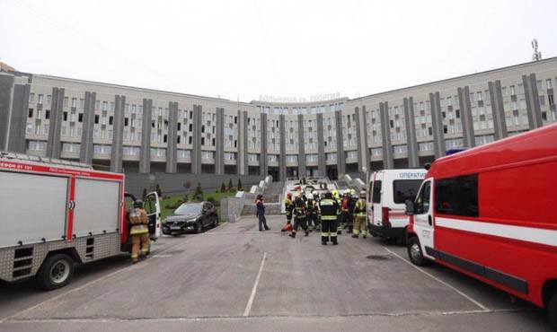 Причиной возгорания аппаратов ИВЛ в больницах Москвы и Петербурга могла стать слабая проводка