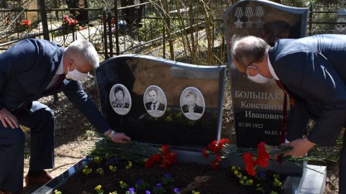 Администрация Первомайского поселения провела субботники на воинских захоронениях