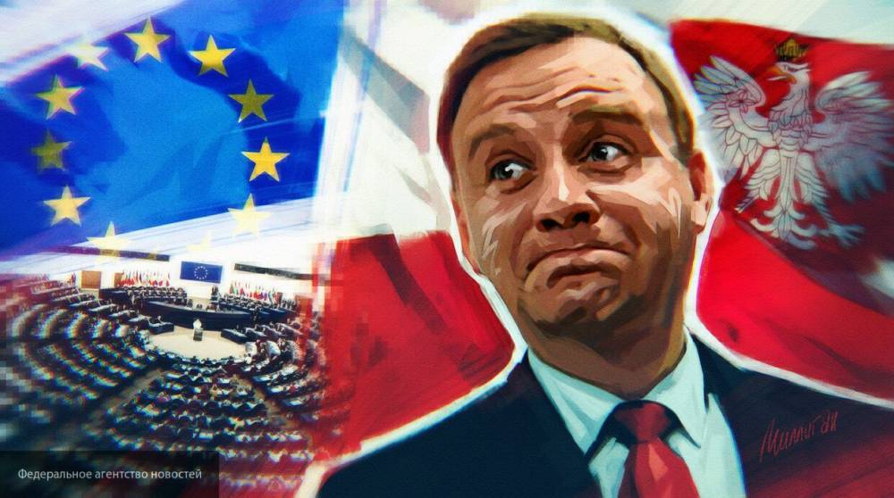 Корнилов связал агрессивную политику Польши по отношению к РФ с амбициями Дуды на выборах